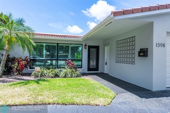 Foto del edificio - 1598 NE 48th Ct