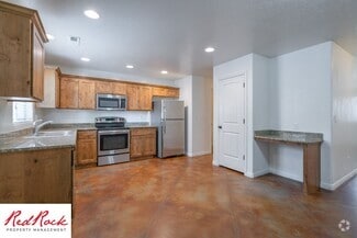 Building Photo - 2801 E 450 N