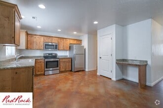 Building Photo - 2801 E 450 N