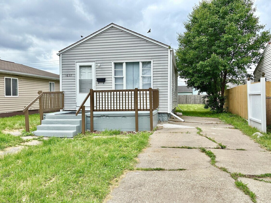 Foto principal - 1621 S Carlisle St