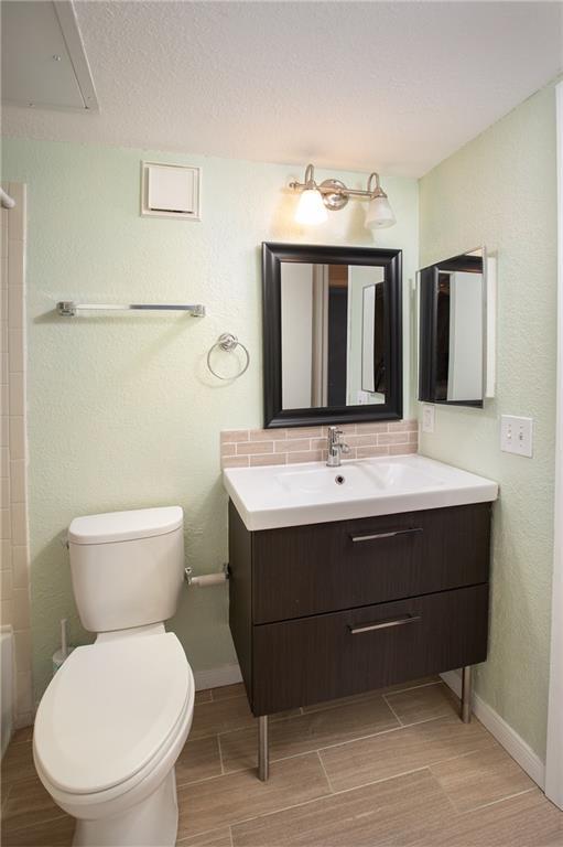 Building Photo - 1015 E Yager Ln