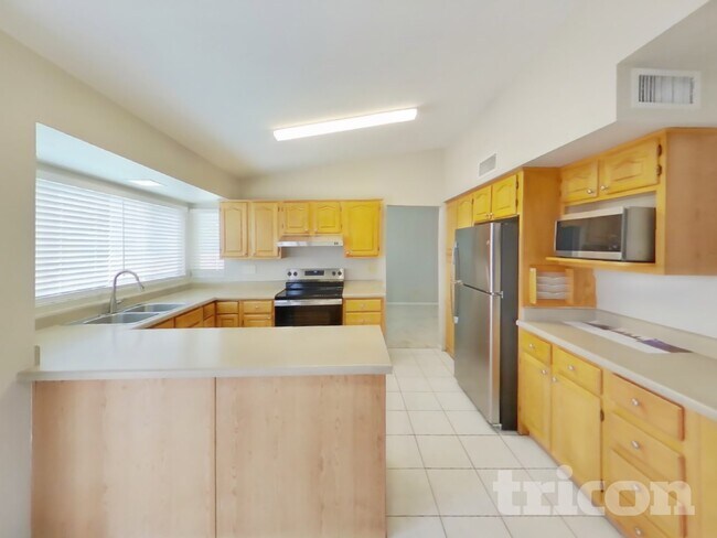 Building Photo - 5212 N 69th Ave