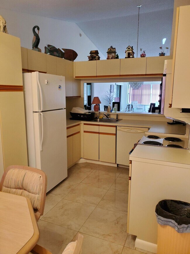 Foto del edificio - 4710 Lucerne Lakes Blvd