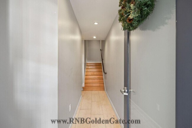 Foto del edificio - Gorgeous 3 bedroom, 2 and a half bathroom condo in Bernal Park for rent!