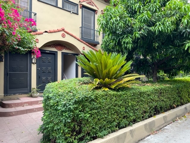 Building entrance - 1626 N Serrano Ave