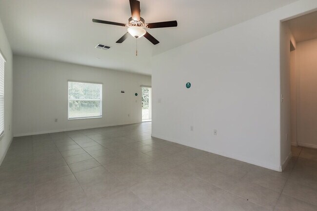 Foto del edificio - 7306 Spring Snowflake Ave