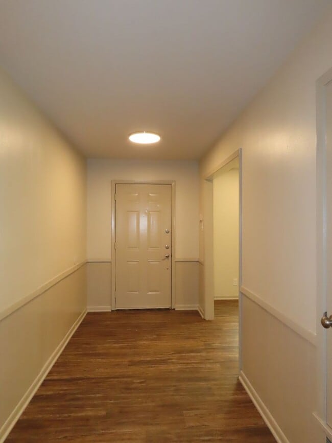 Building Photo - Updated 5 bedroom, 3 bathroom home in Tyle...