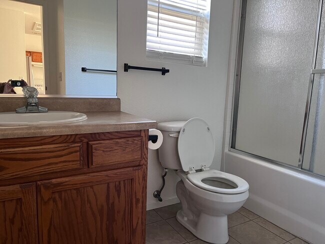 Foto del edificio - 1745 W Merritt St