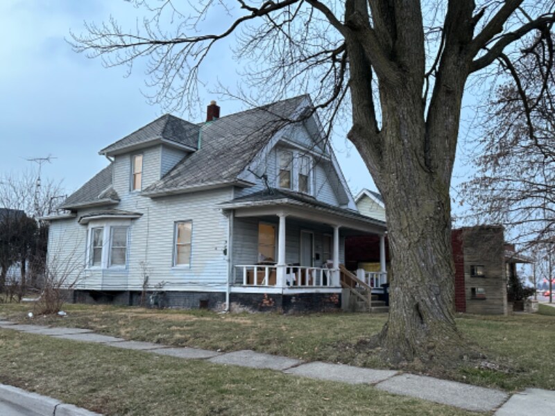 Primary Photo - 3369 Lagrange St