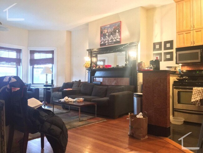 Building Photo - Brookline 4Bed / 3Bath close to BU!!! Amaz...