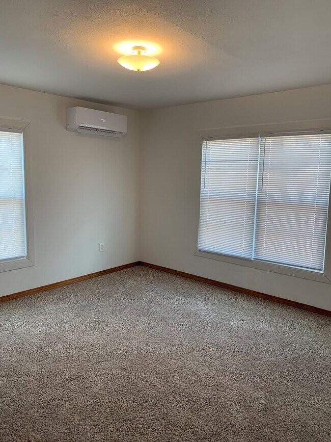 Foto del edificio - 2910 N Tom Green Ave