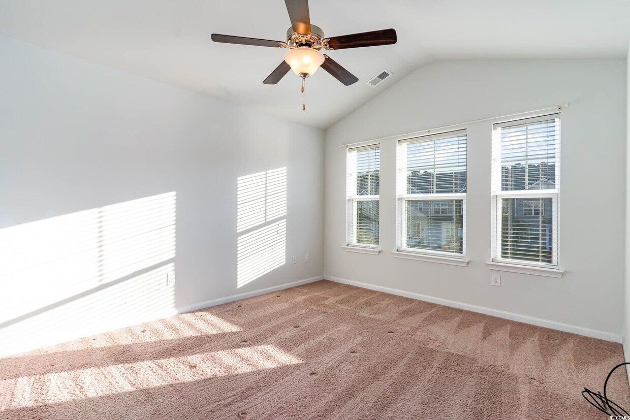 Foto del edificio - 1038 Tee Shot Dr