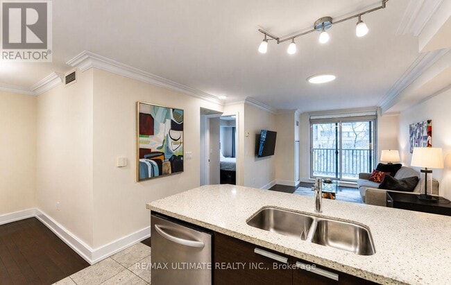 Building Photo - 650 Sheppard Ave E