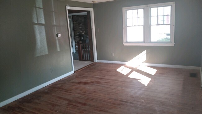 Building Photo - 7 Willard Ct
