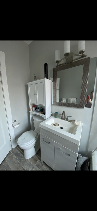 Foto principal - 834 Hinman Ave