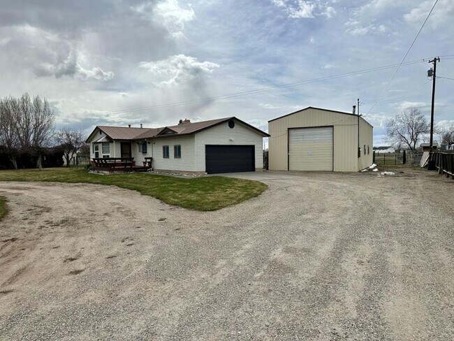 Building Photo - 4695 N 55th E