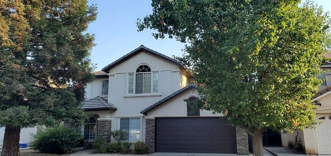 Foto del edificio - Beautiful Four Bedroom Home in Clovis North School District!
