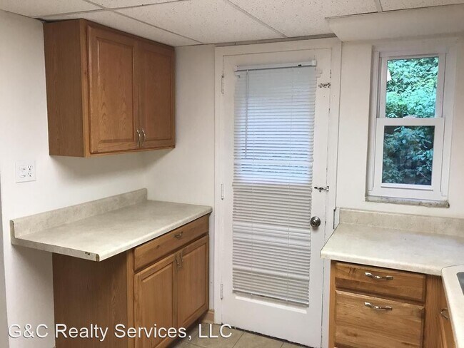 Building Photo - 3 br, 1 bath House - 828 Killarney Drive