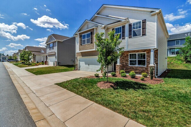 Foto del edificio - 305 Woodnettle Ln