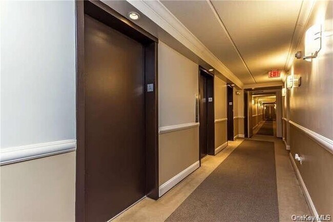 Foto del edificio - 1155 Warburton Ave