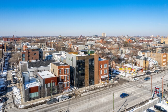 Foto aérea - 622 N Ashland Ave