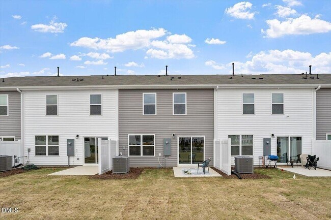 Foto del edificio - 24 Red Clover Dr
