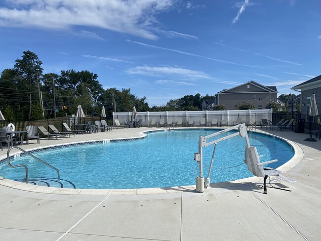 Building Photo - 3105 Aviator Ave