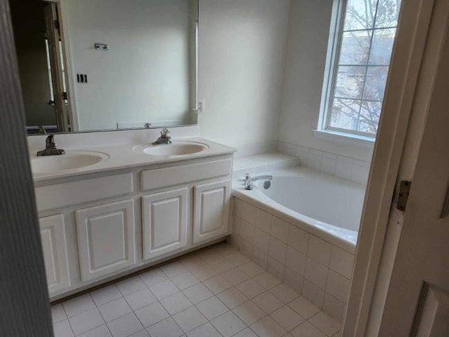 Building Photo - 46751 Vermont Maple Terrace