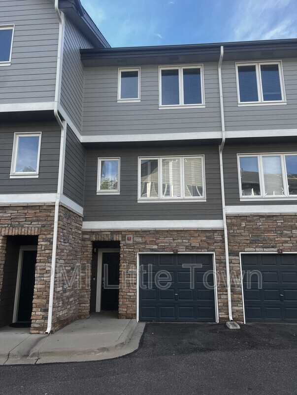 Primary Photo - 2943 W Riverwalk Cir