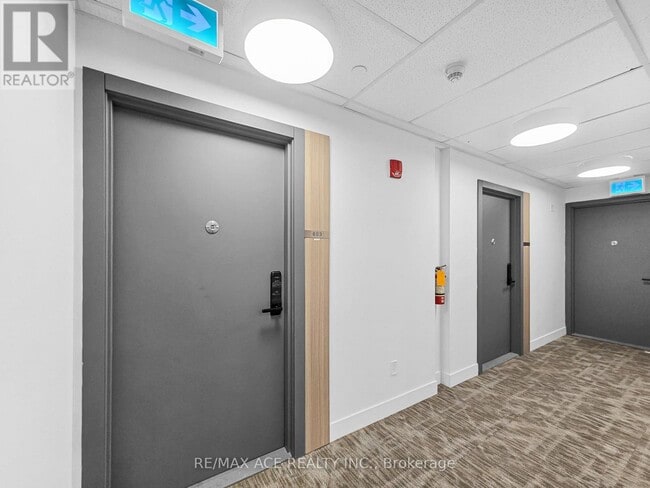 Building Photo - 4569 Kingston Rd