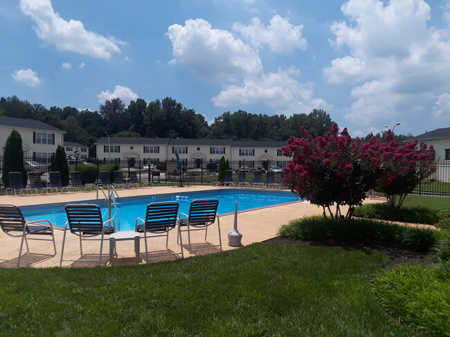 PISCINA - Brushwood Apartments