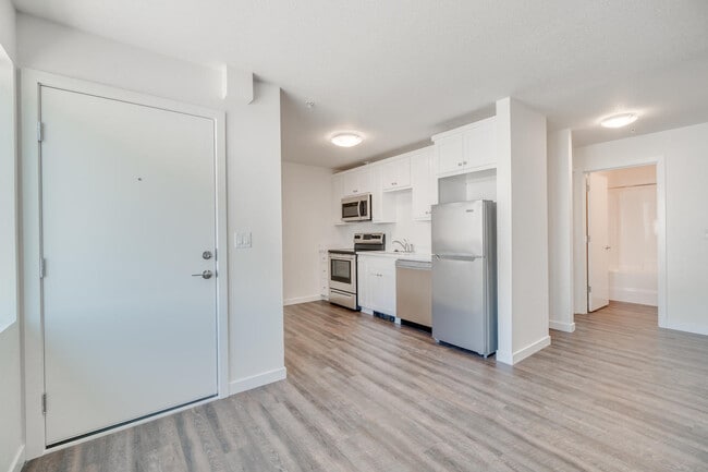 Unit 7 - Steele Apartments