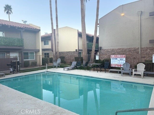Foto del edificio - 51080 Eisenhower Dr