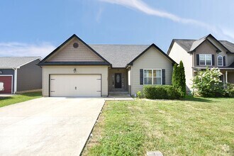 Building Photo - 561 Falkland Cir