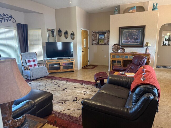 Foto del edificio - 3 to 6 Month Rental with Golf course views