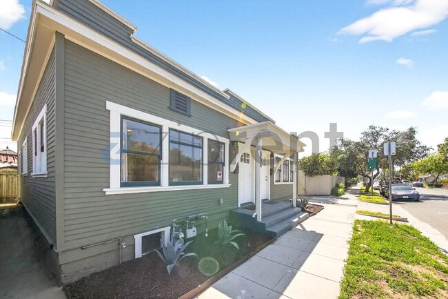 Building Photo - 854 Orange Ave