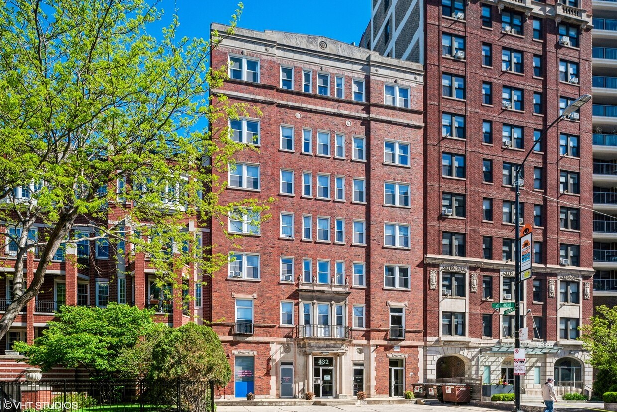 Foto principal - 432 W Belmont Ave