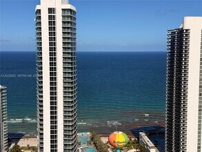 Building Photo - 4010 S Ocean Dr