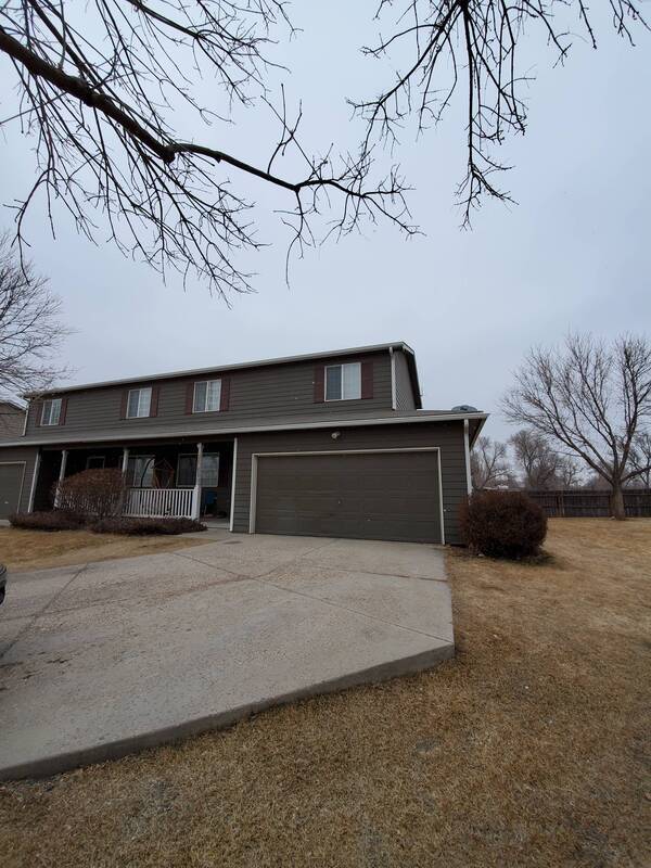 Building Photo - 1733 Rowan Ln