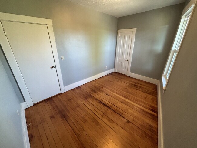 Building Photo - 20 Bodwell St