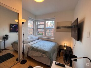 Building Photo - Deluxe Room - Summerhill