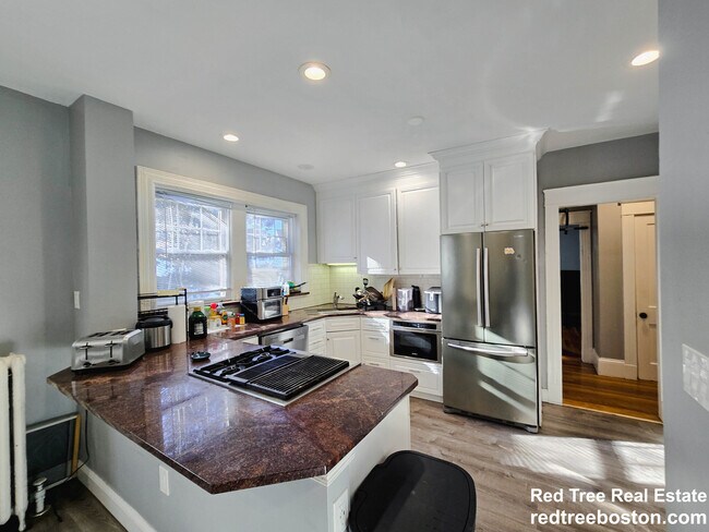 Foto del edificio - 235 Chestnut Hill Ave