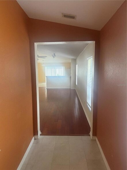Building Photo - 11422 Crestlake Village Dr