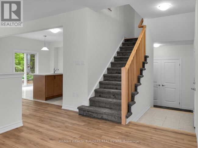 Photo du bâtiment - 185 McEachern Ln