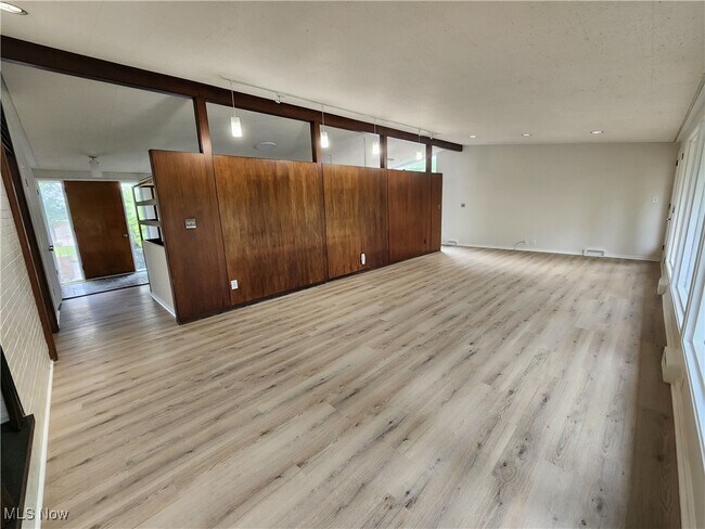 Building Photo - 24160 Buckhurst Dr