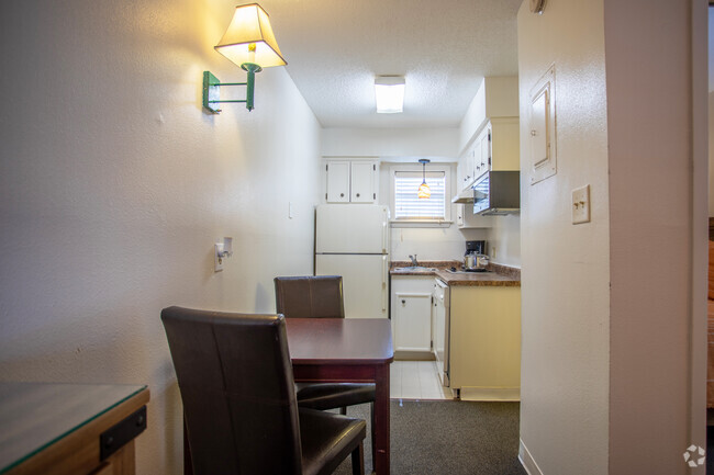 1BR,1BA 350 SqFt - Quarter Inn Apartments