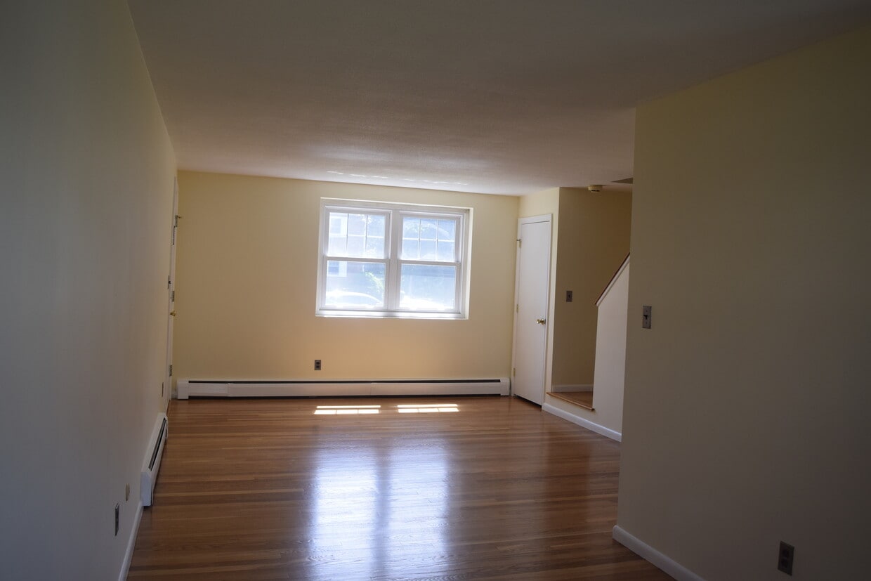 110 Emerson Gardens Rd, Lexington, MA 02420 Townhome Rentals in