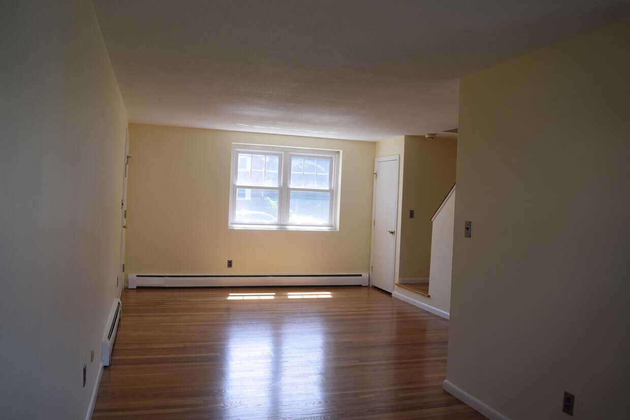 110 Emerson Gardens Rd, Lexington, MA 02420 Townhome Rentals in