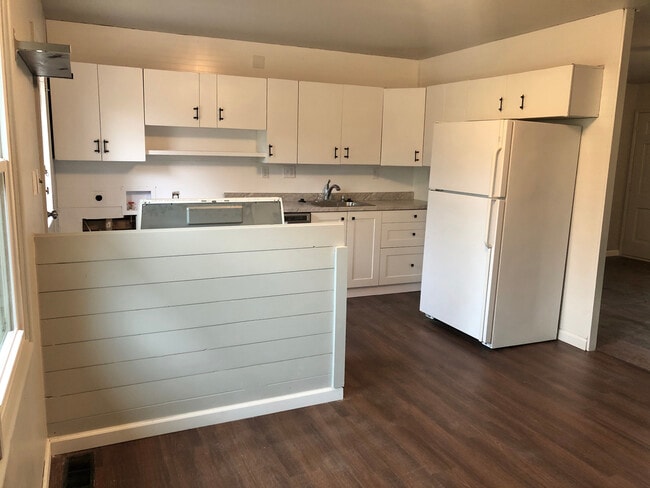 kitchen - 1824 Miller Dr