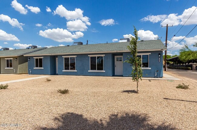 Building Photo - 1009 S 17th Ave